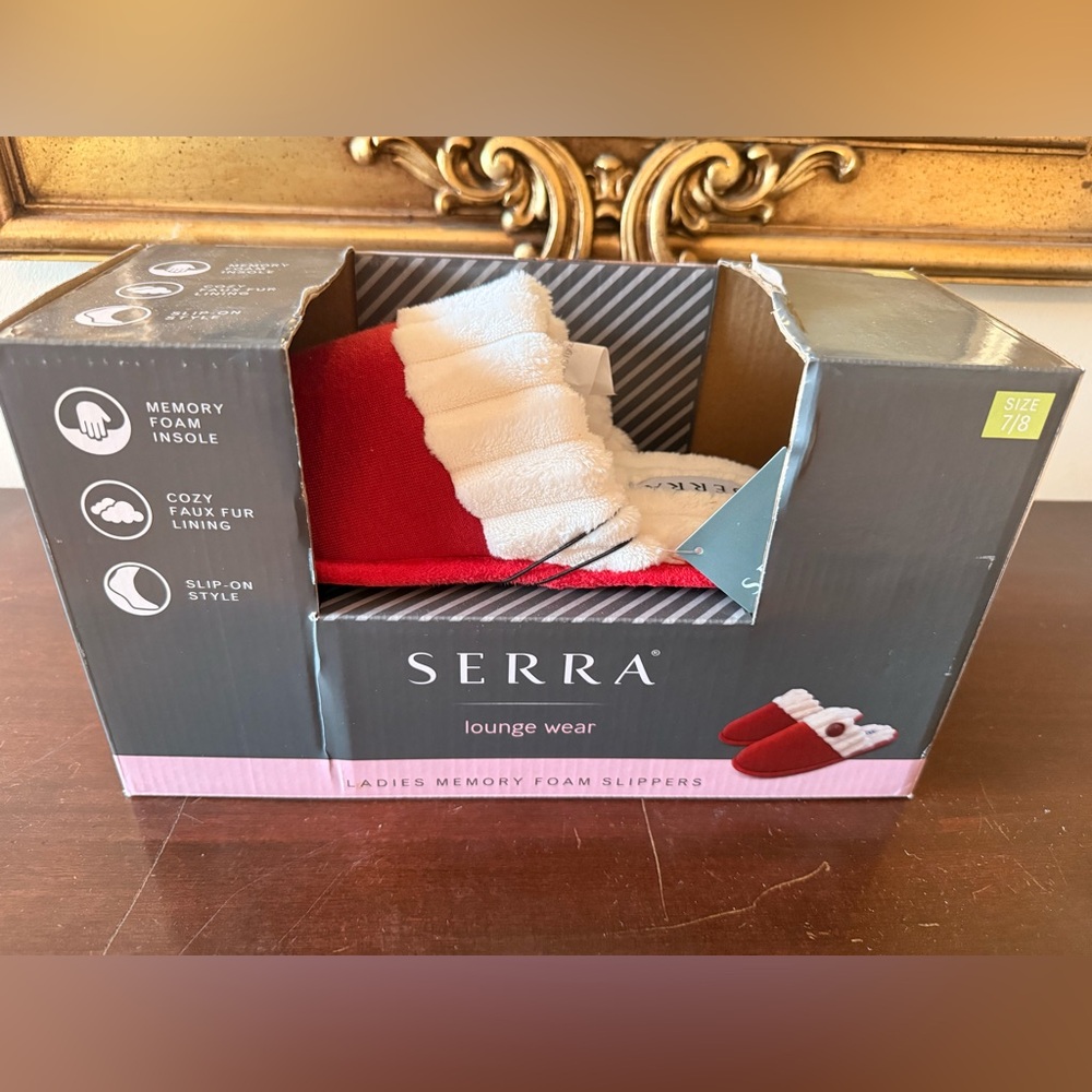 Serra Red and White Lounge Slippers